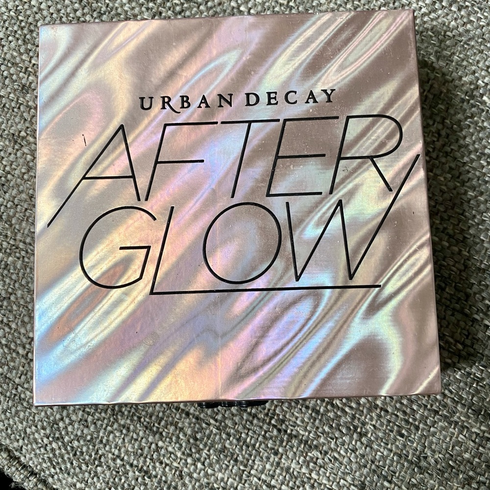 Urban Decay After Glow. NEW